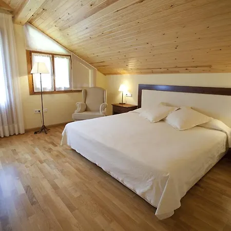 Hotel Estanys Blaus Tavascan