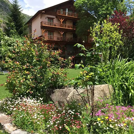 Hotel Estanys Blaus Tavascan