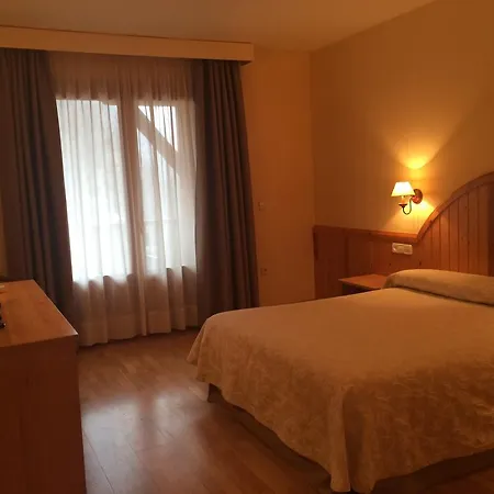 Estanys Blaus Hotel 3*