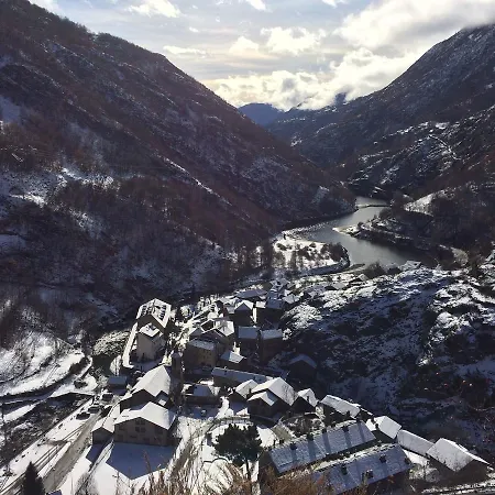 Estanys Blaus Hotel Tavascan