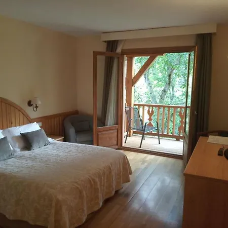 Estanys Blaus Hotel Tavascan